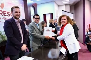 Entrega Congreso del Estado leyes de ingresos a municipios de Veracruz