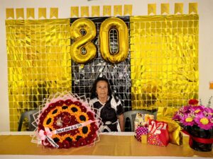 ¡DOÑA LIBRADA CELEBRA 80 AÑOS RODEADA DE AMOR Y CARIÑO!
